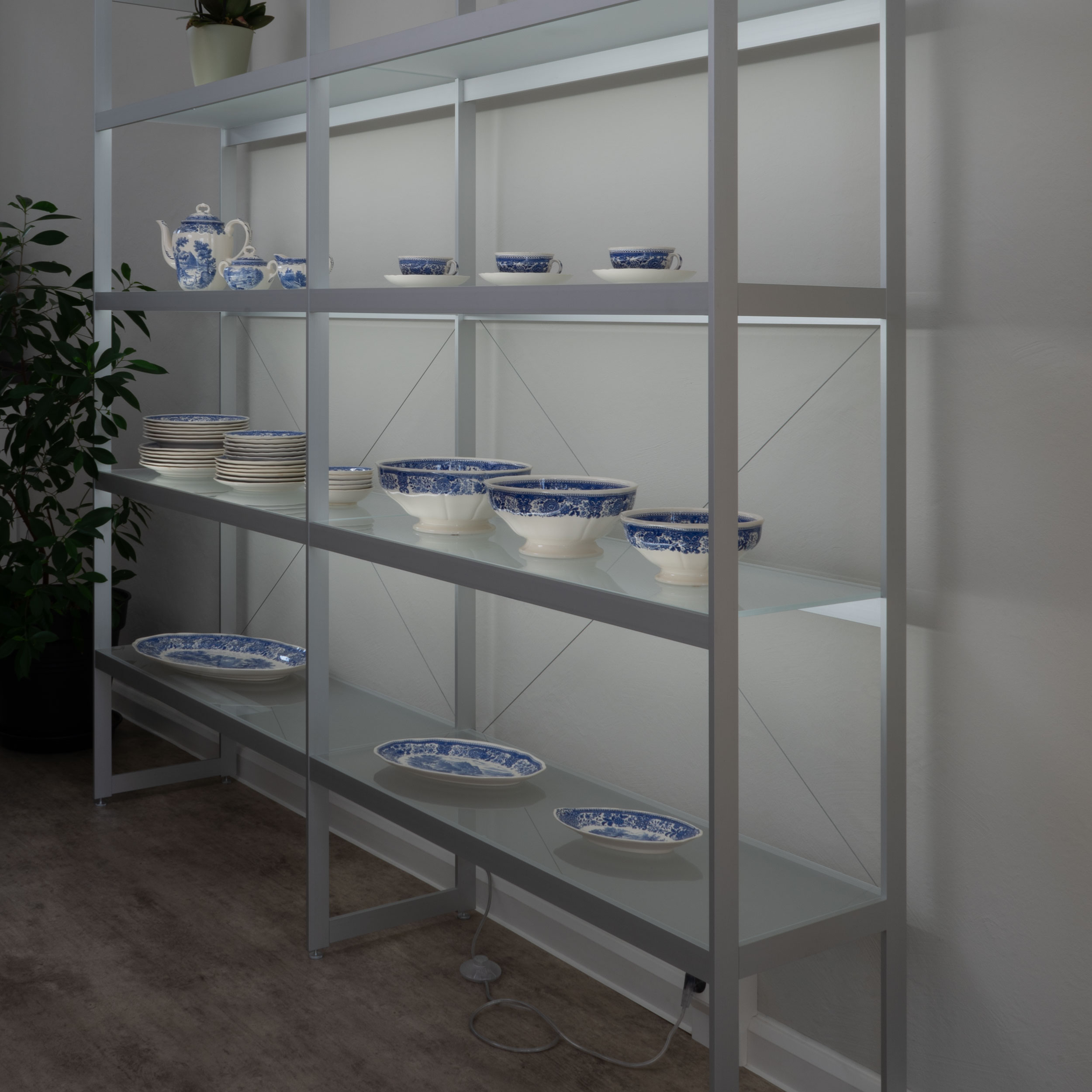 AUDAPHON Lichtregal 200x35x185 mit Geschirr Licht Bildformat 1zu1