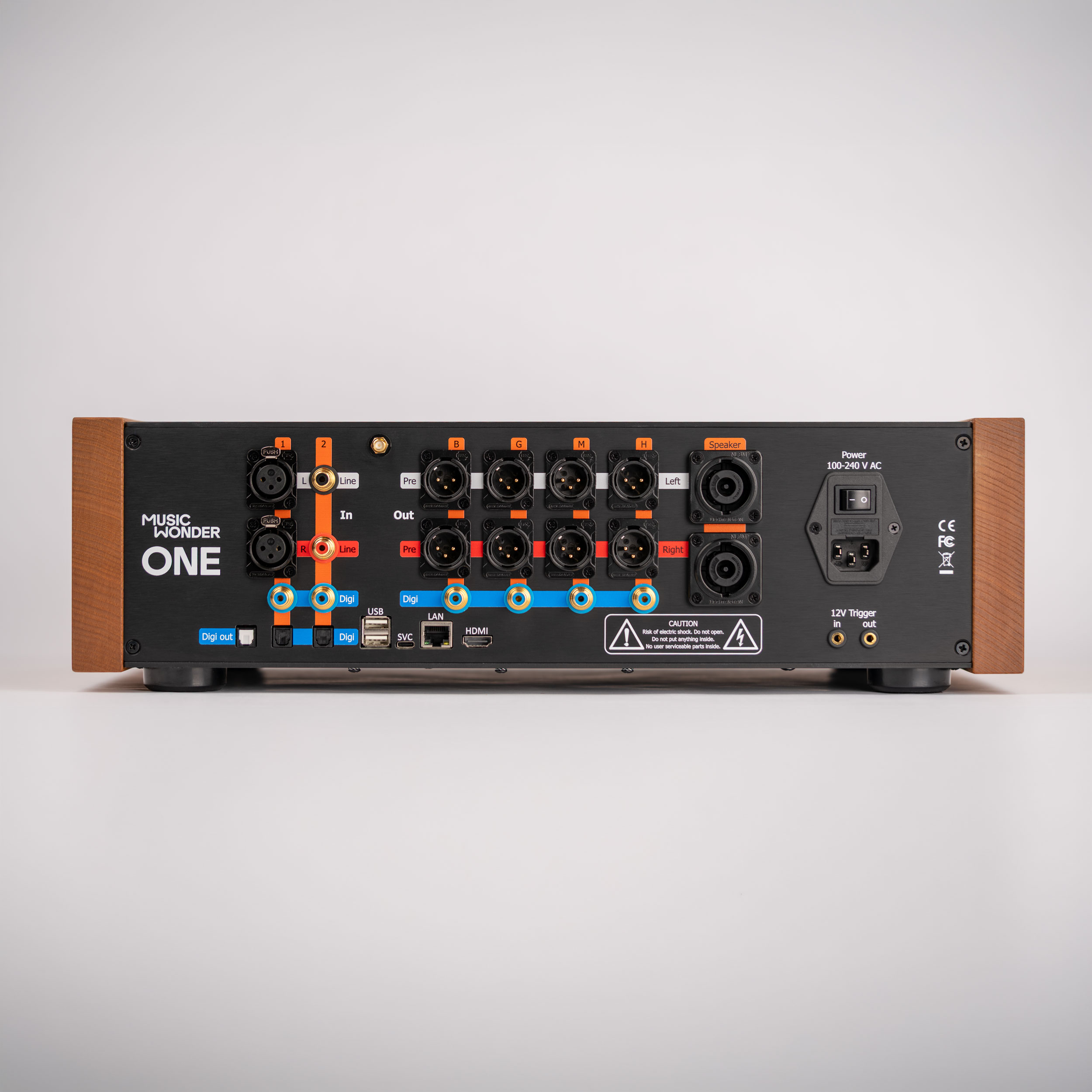 musicwonder_one_detail_back_blende_2_8_grauer_hintergrund_2500x2500