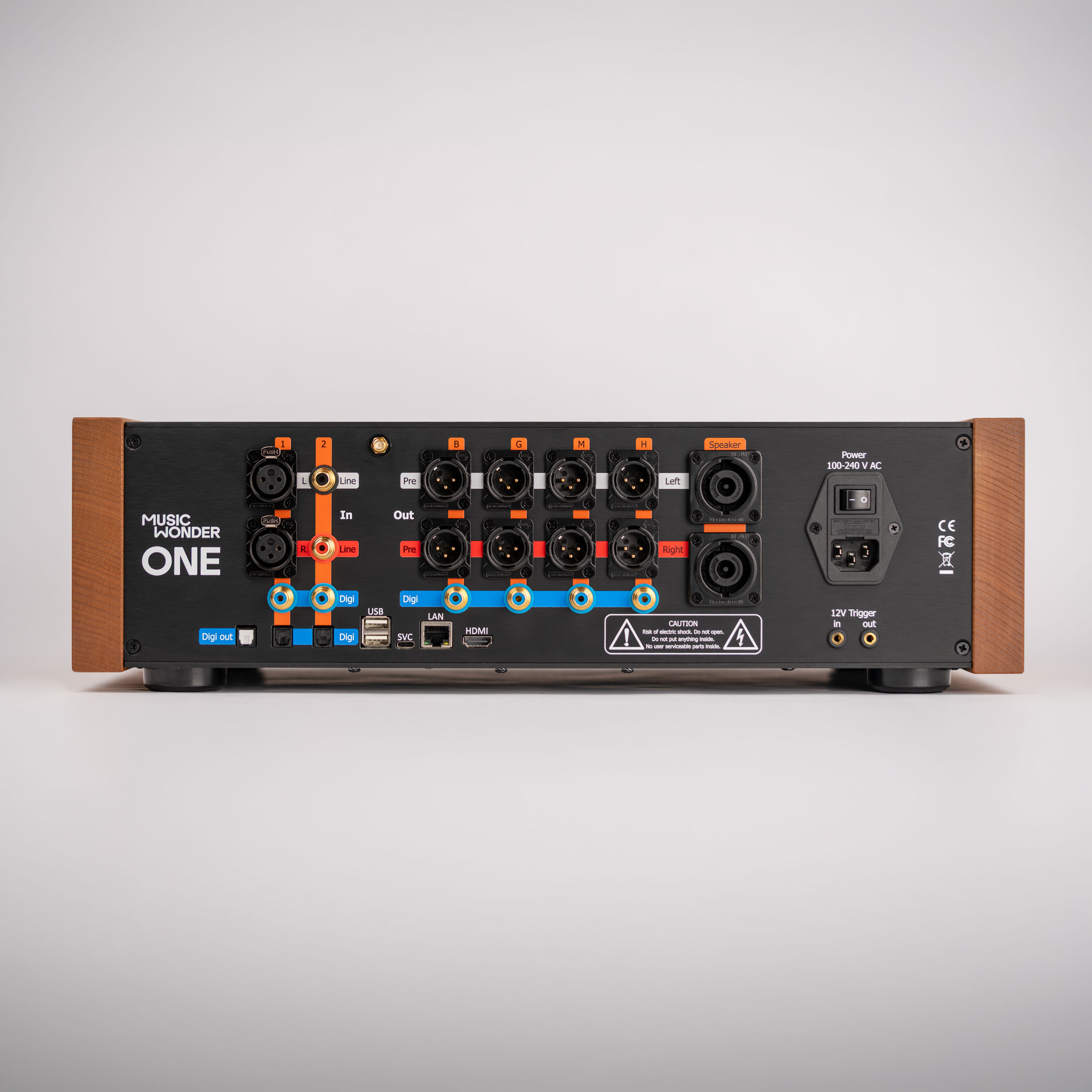 MUSICWONDER ONE hinten Blende 2.8 grauer Hintergrund 2500 x 2500 Pixel Auflösung