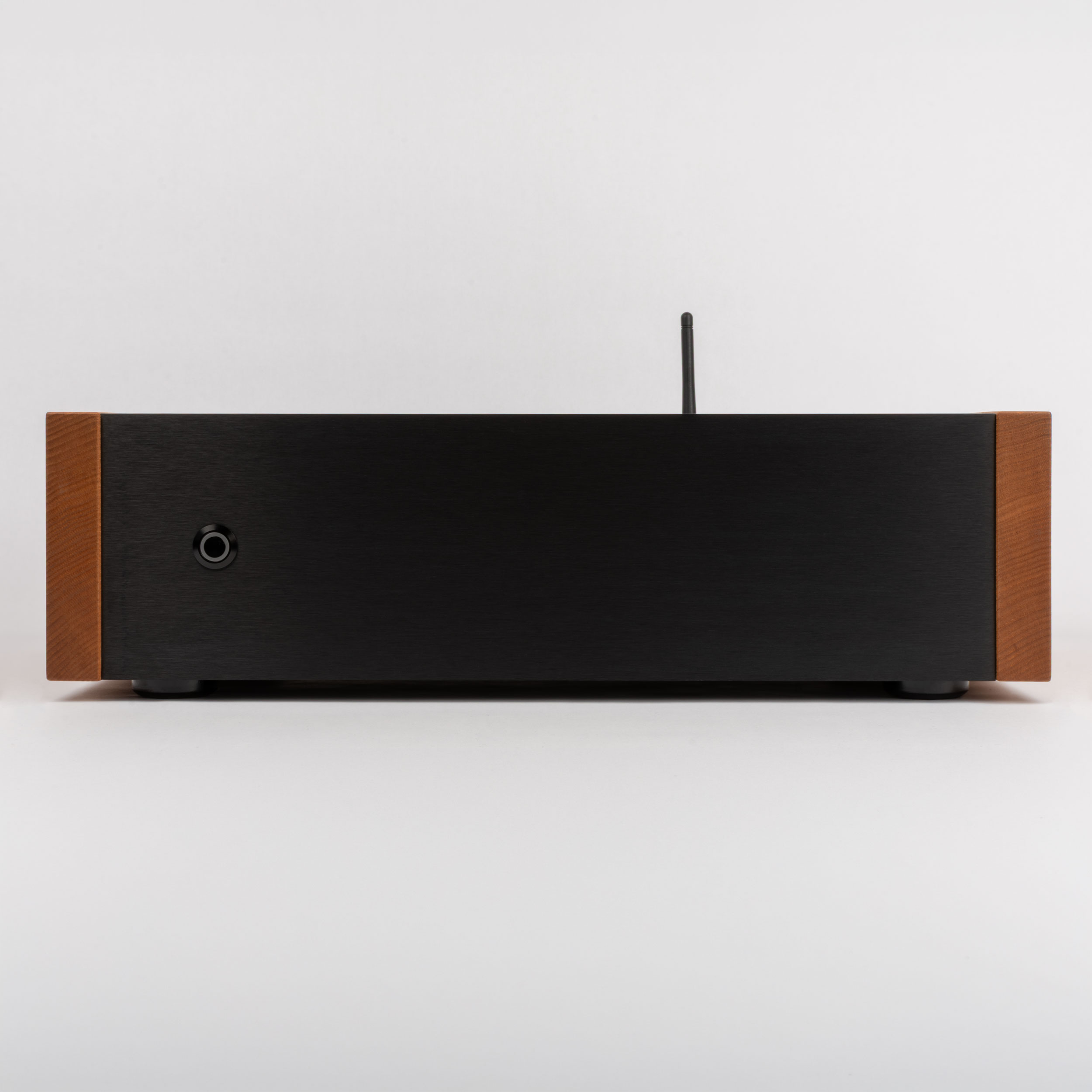 MUSICWONDER ONE Front grauer Hintergrund 2500 x 2500 Pixel Auflösung MUSICWONDER ONE Front grauer Hintergrund 2500 x 2500 Pixel Auflösung