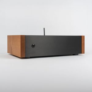 MUSIC WONDER ONE linke Seite Front mit grauem Hintergrund 2500 x 2500 Pixel Auflösung